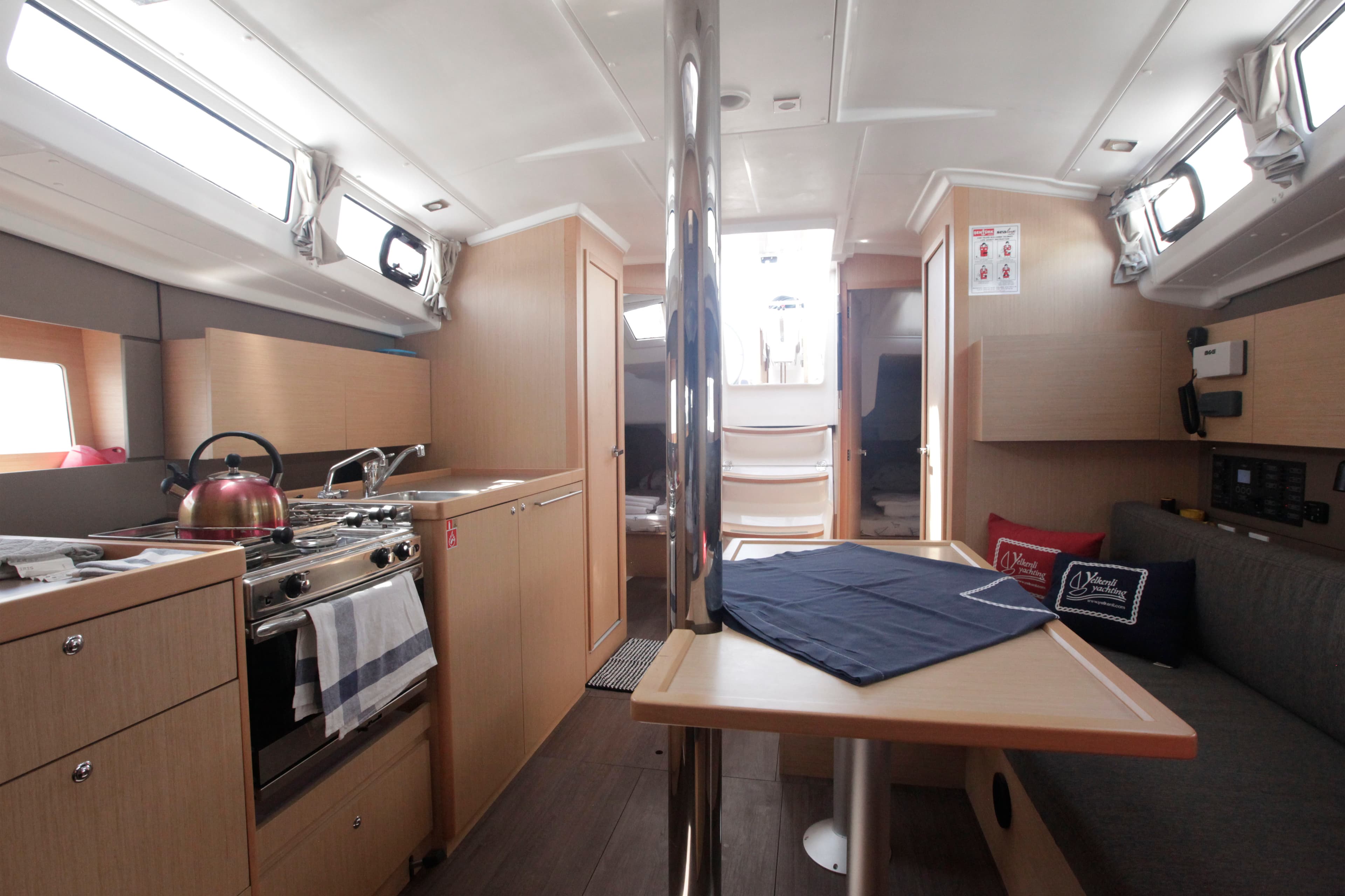 Oceanis 38.1 - photo 8