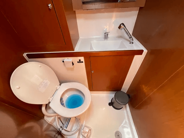 Oceanis 41.1 - photo 12