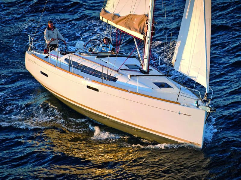 Sun Odyssey 389 - photo
