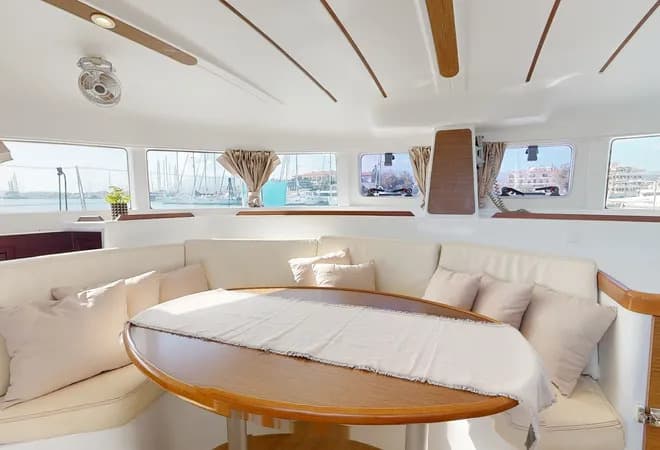 Lagoon 380 - photo 8