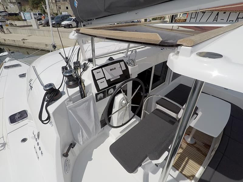 Lagoon 380 - photo 16