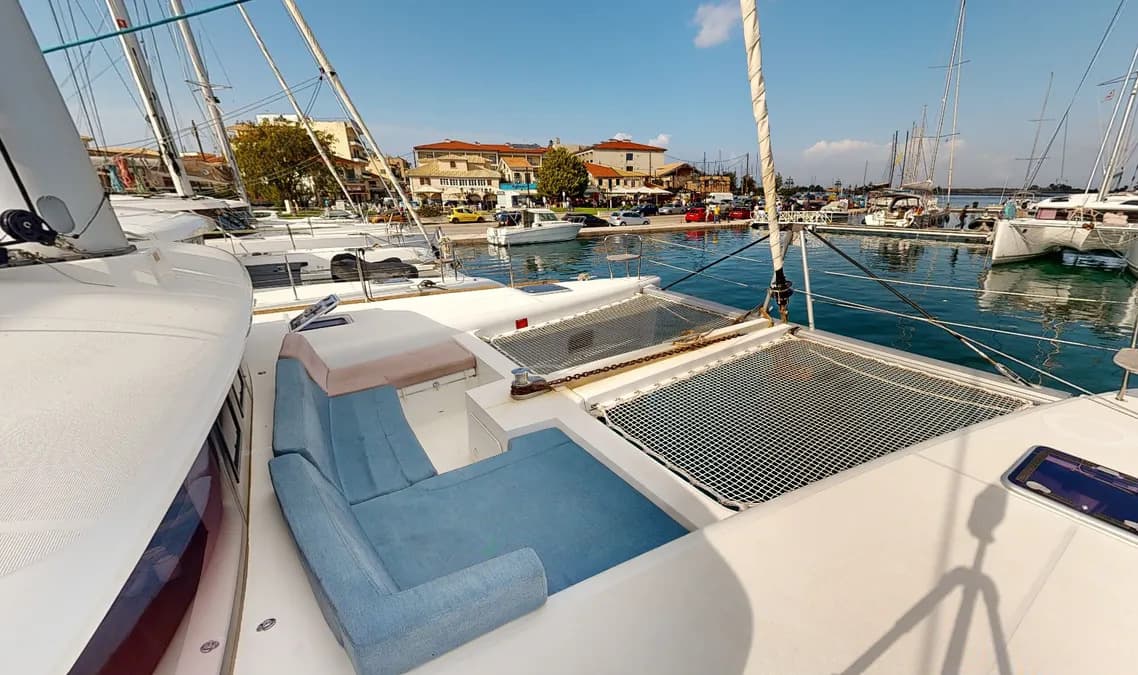 Lagoon 450 Fly - photo 18