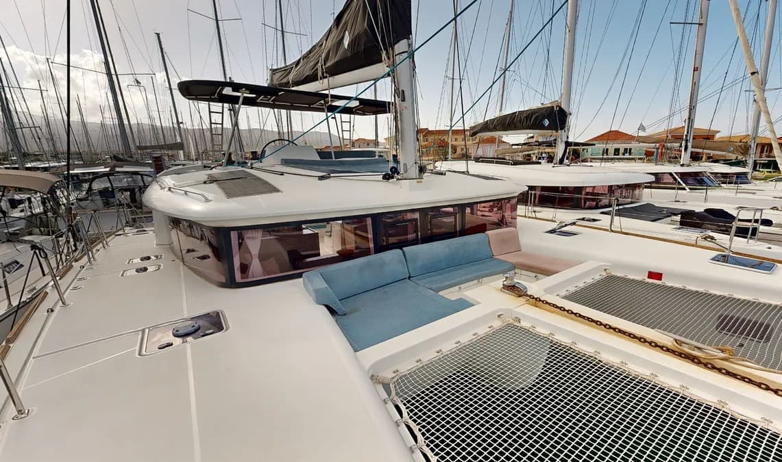 Lagoon 450 Fly - photo 10