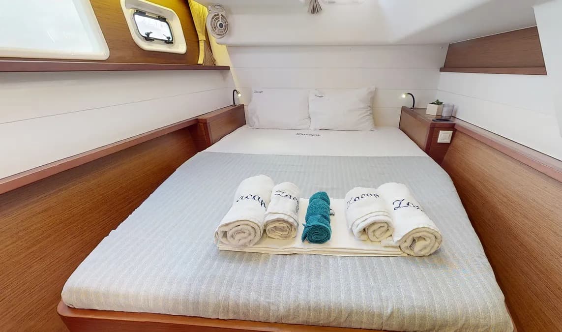 Lagoon 450 Fly - photo 9