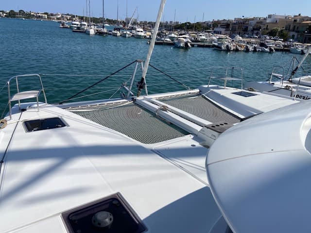 Lagoon 46  - photo 7