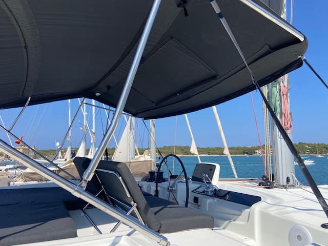 Lagoon 46  - photo 10