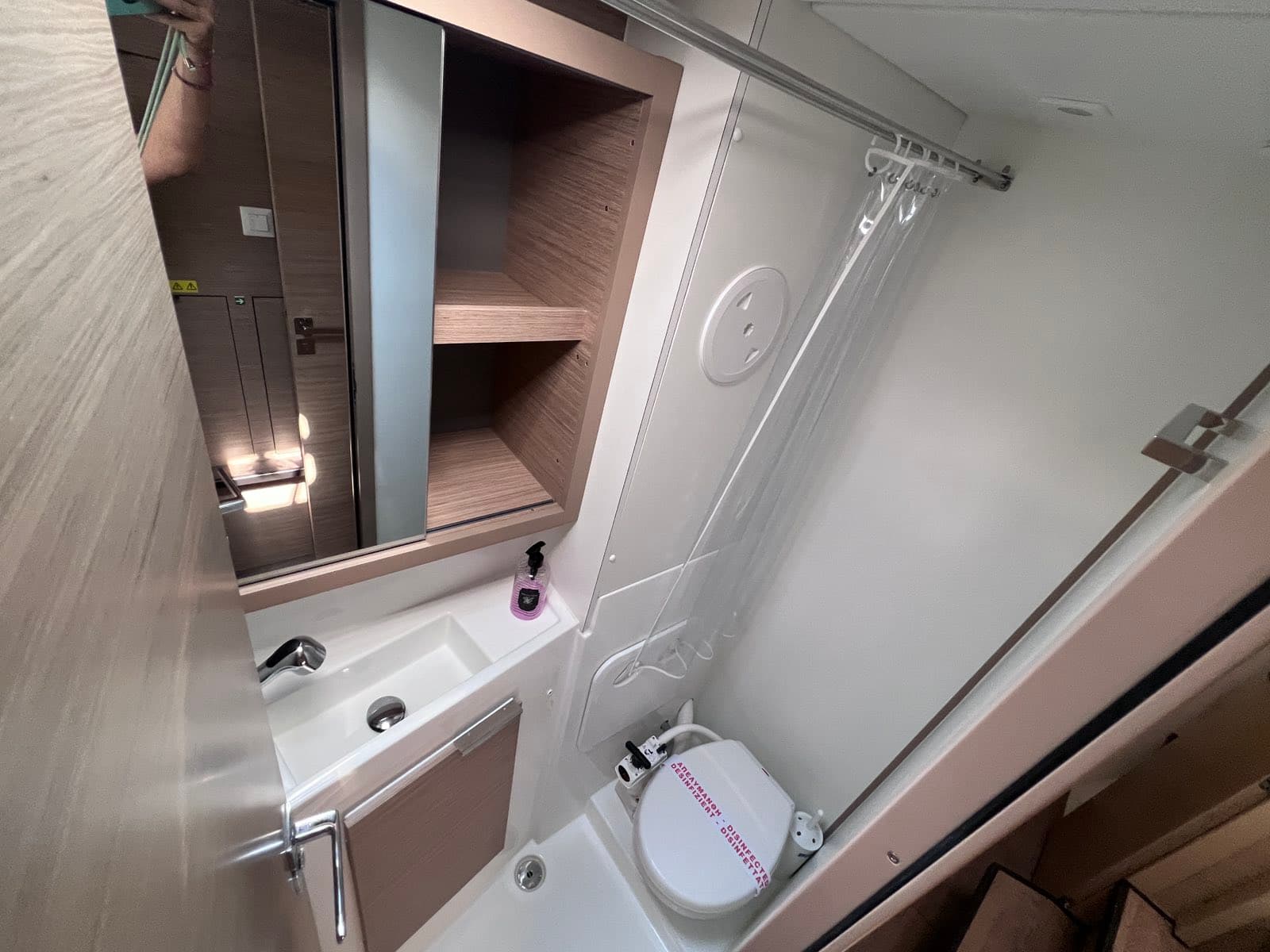 Lagoon 40 - photo 18