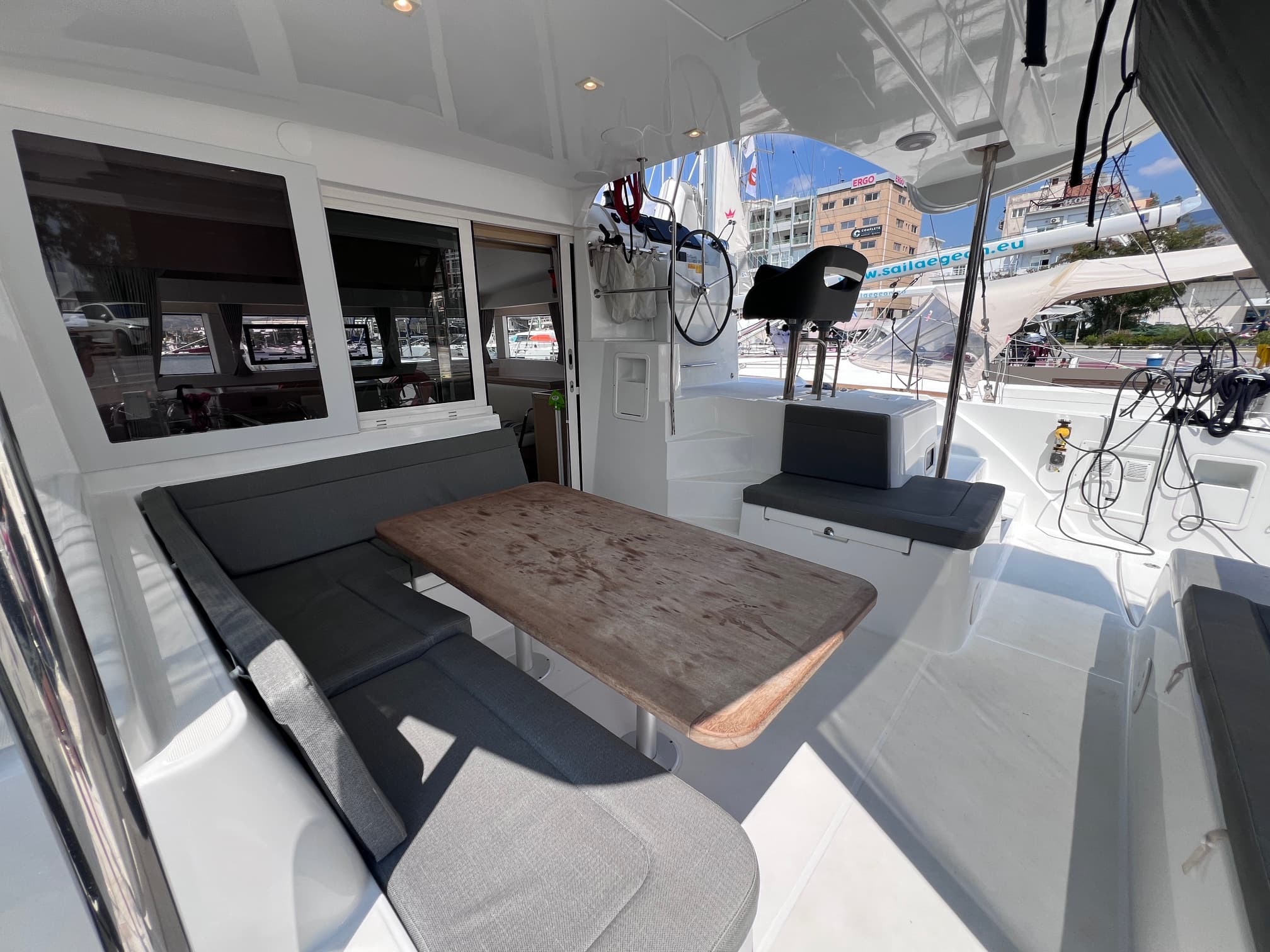 Lagoon 40 - photo 27