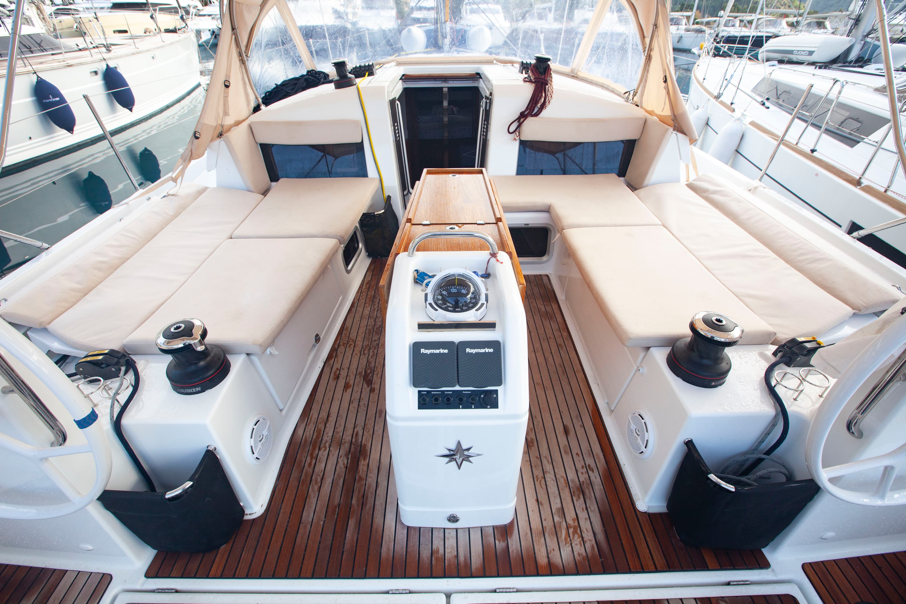 Sun Odyssey 440 - photo 7