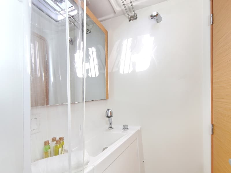 Lagoon 39 - photo 43