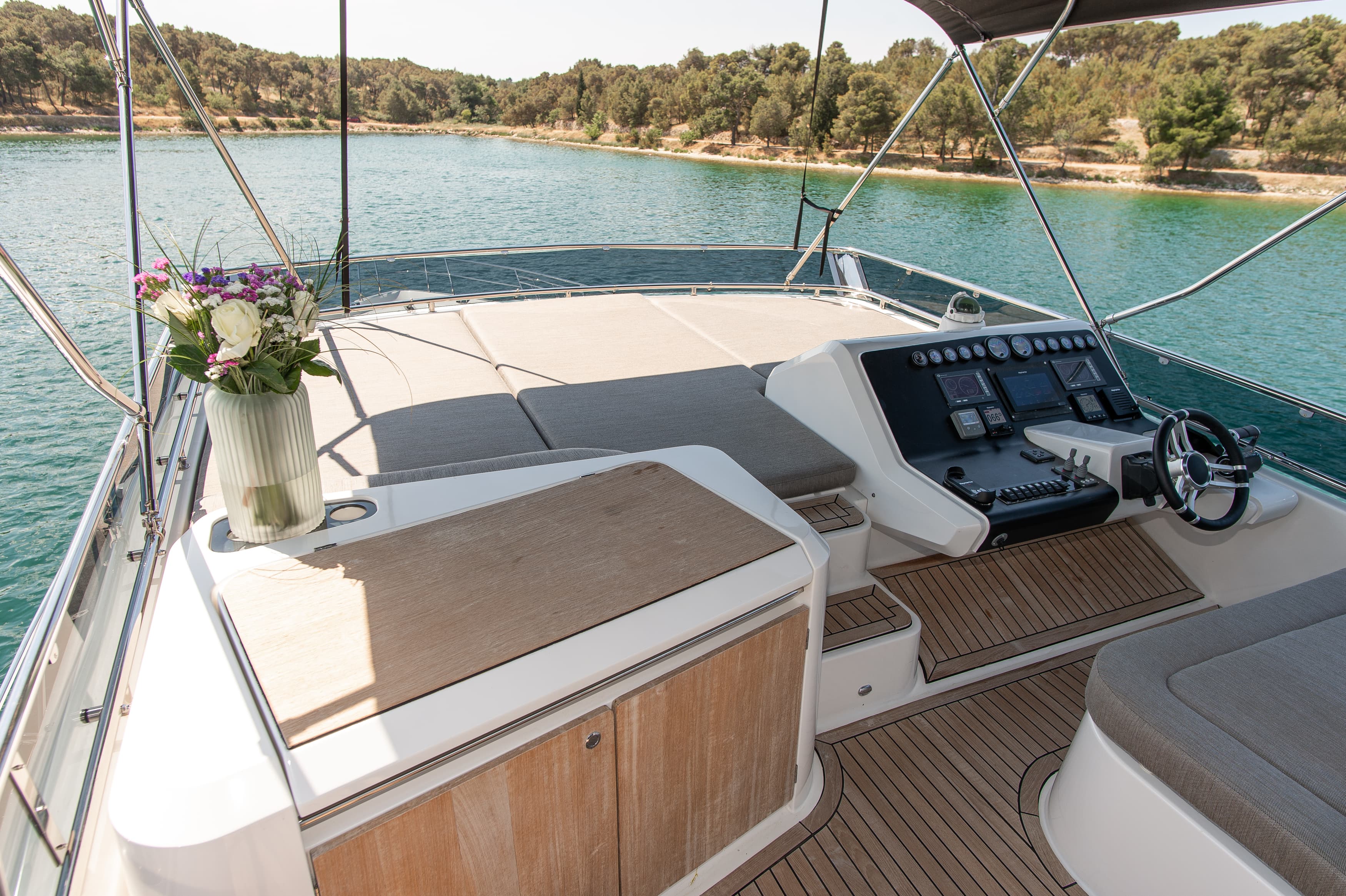 Galeon 640 Fly - photo 13