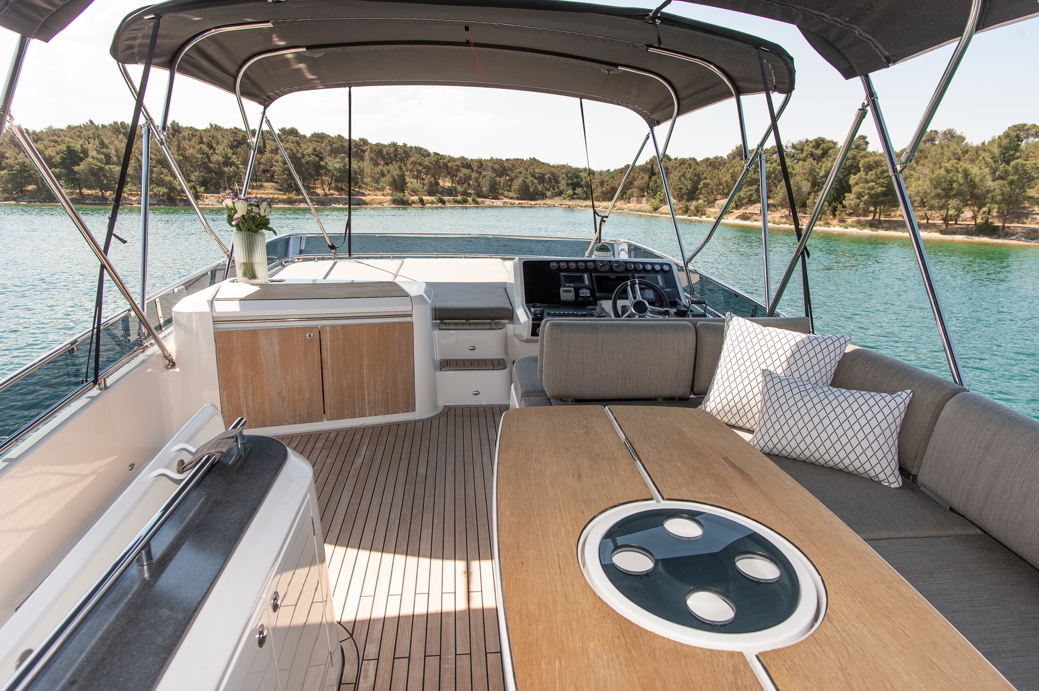 Galeon 640 Fly - photo 14