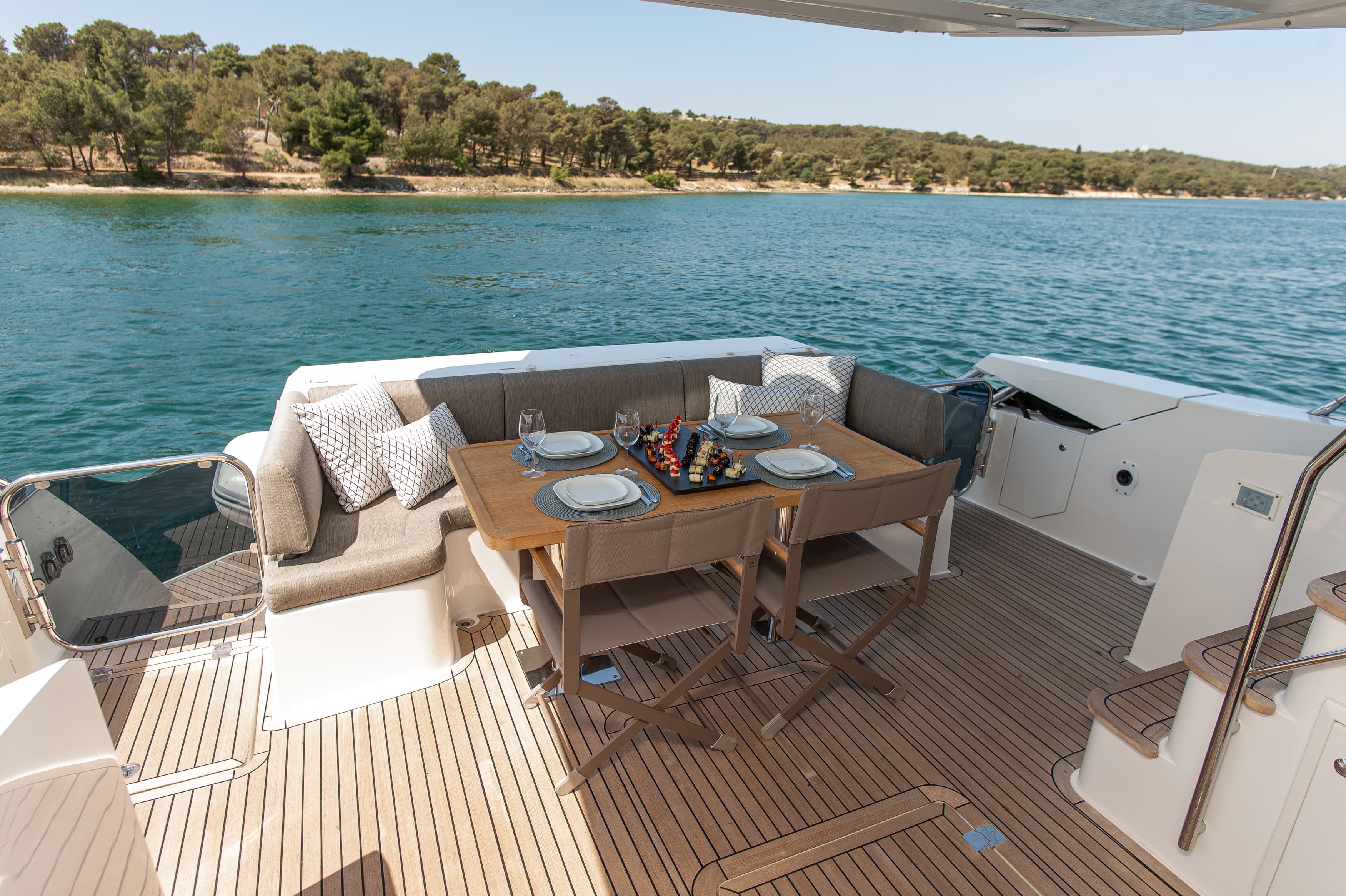 Galeon 640 Fly - photo 19