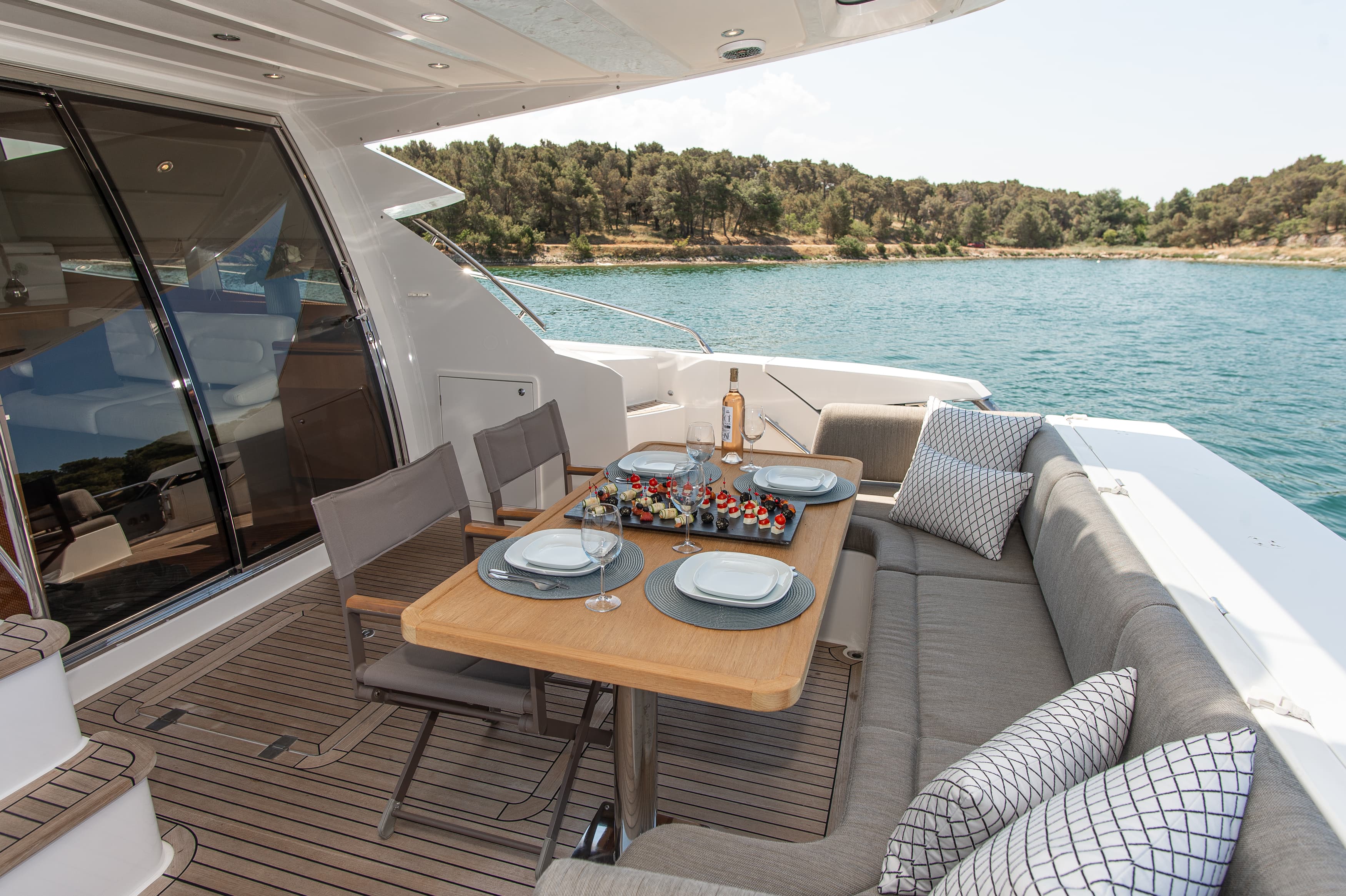 Galeon 640 Fly - photo 20