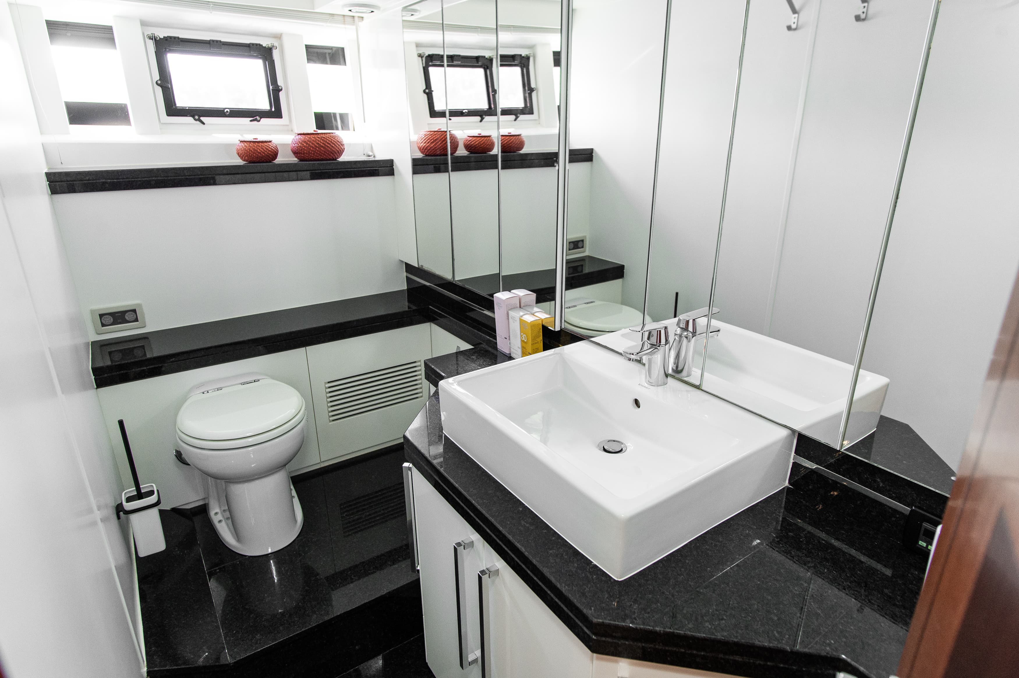 Galeon 640 Fly - photo 30