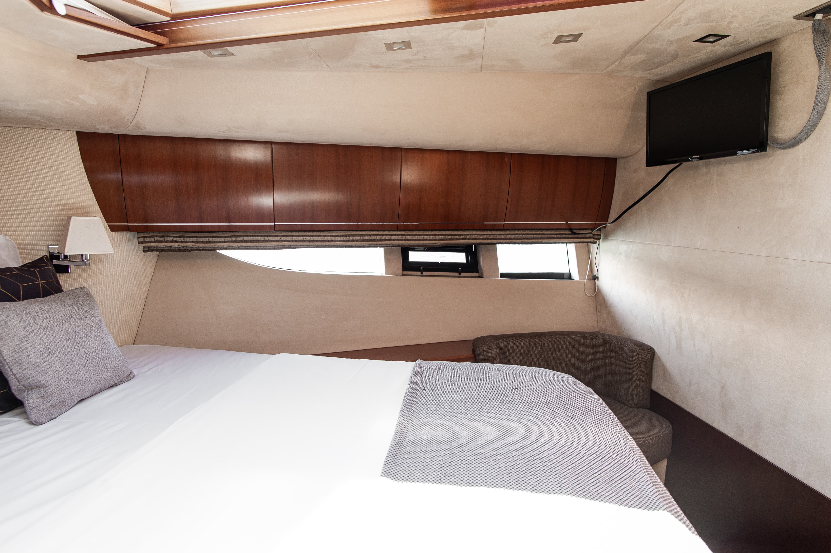 Galeon 640 Fly - photo 33