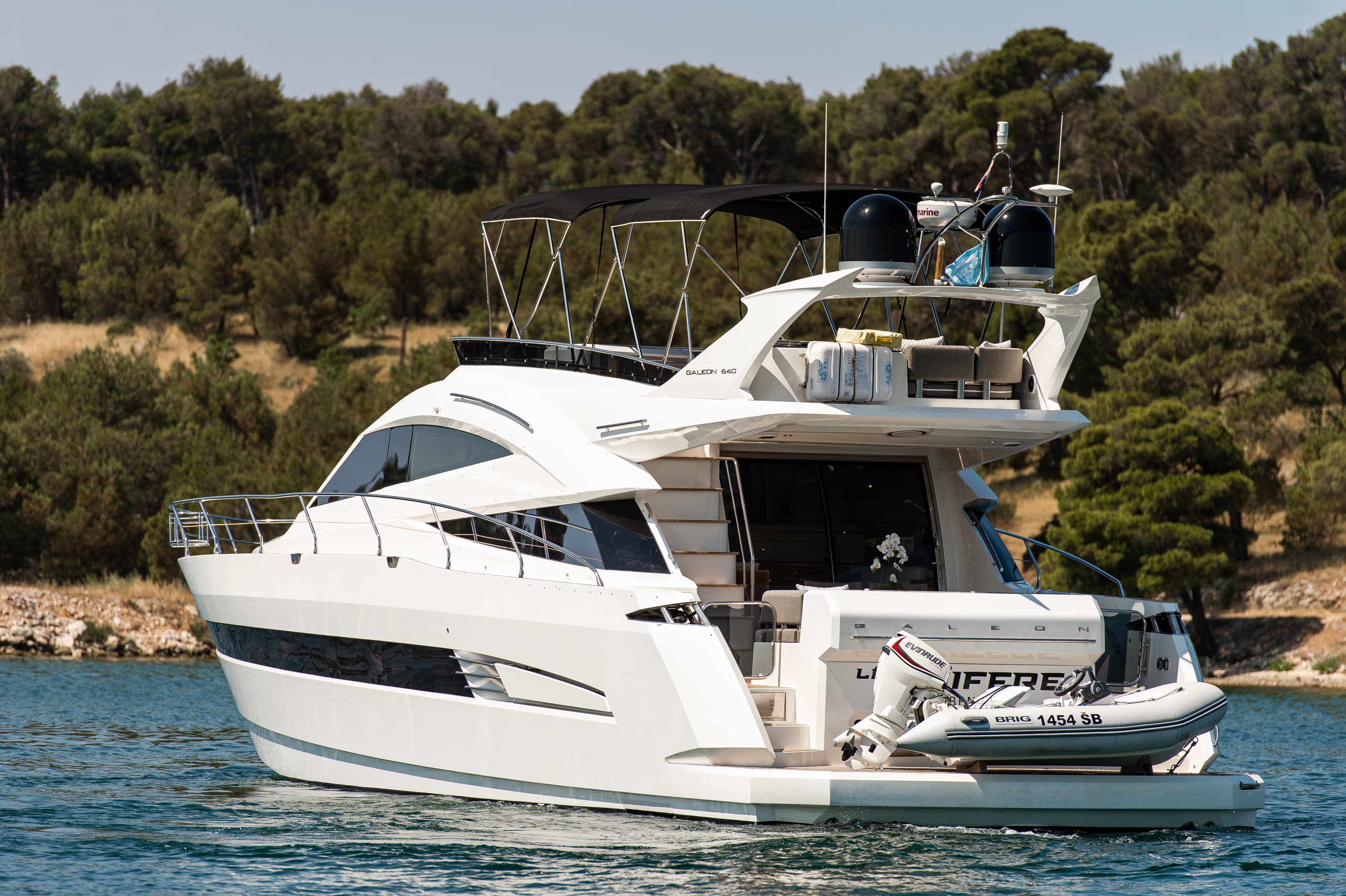 Galeon 640 Fly - photo 11