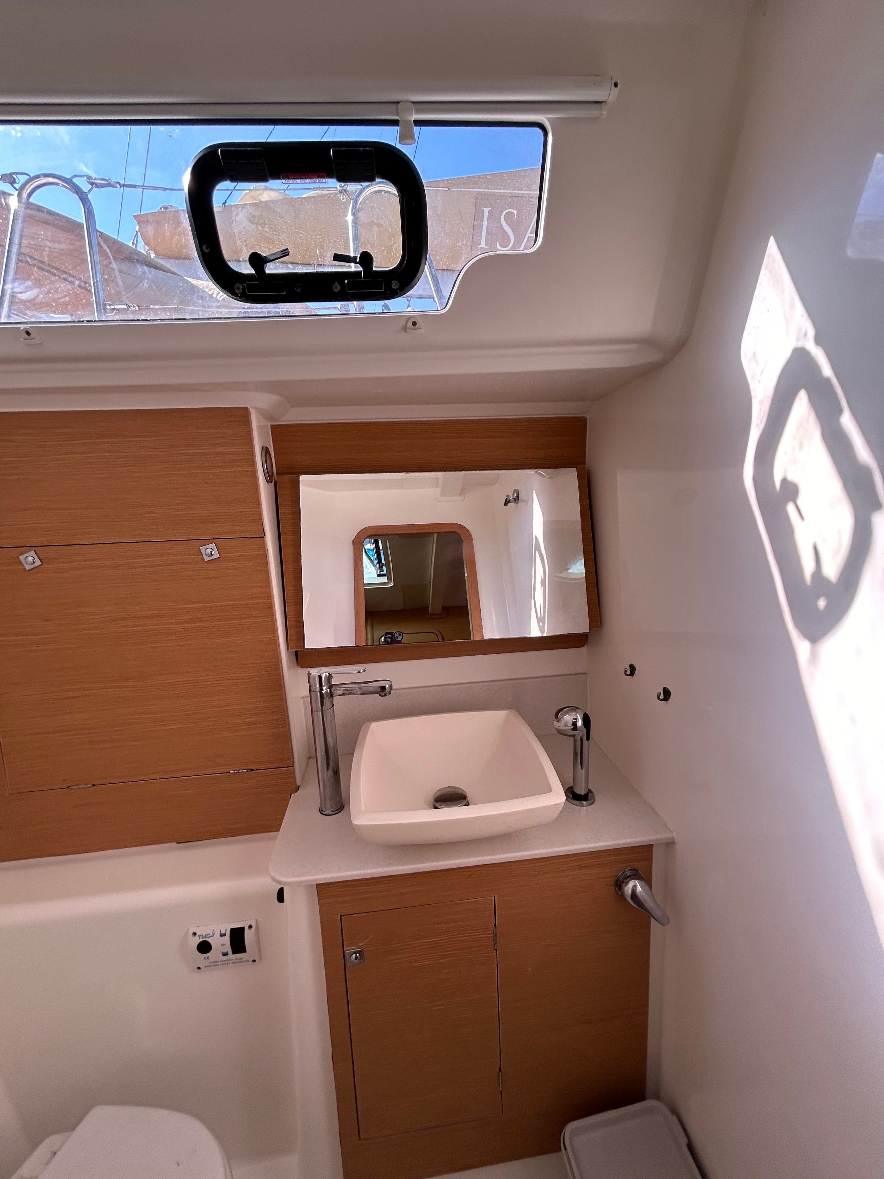 Dufour 460 Grand Large - photo 39