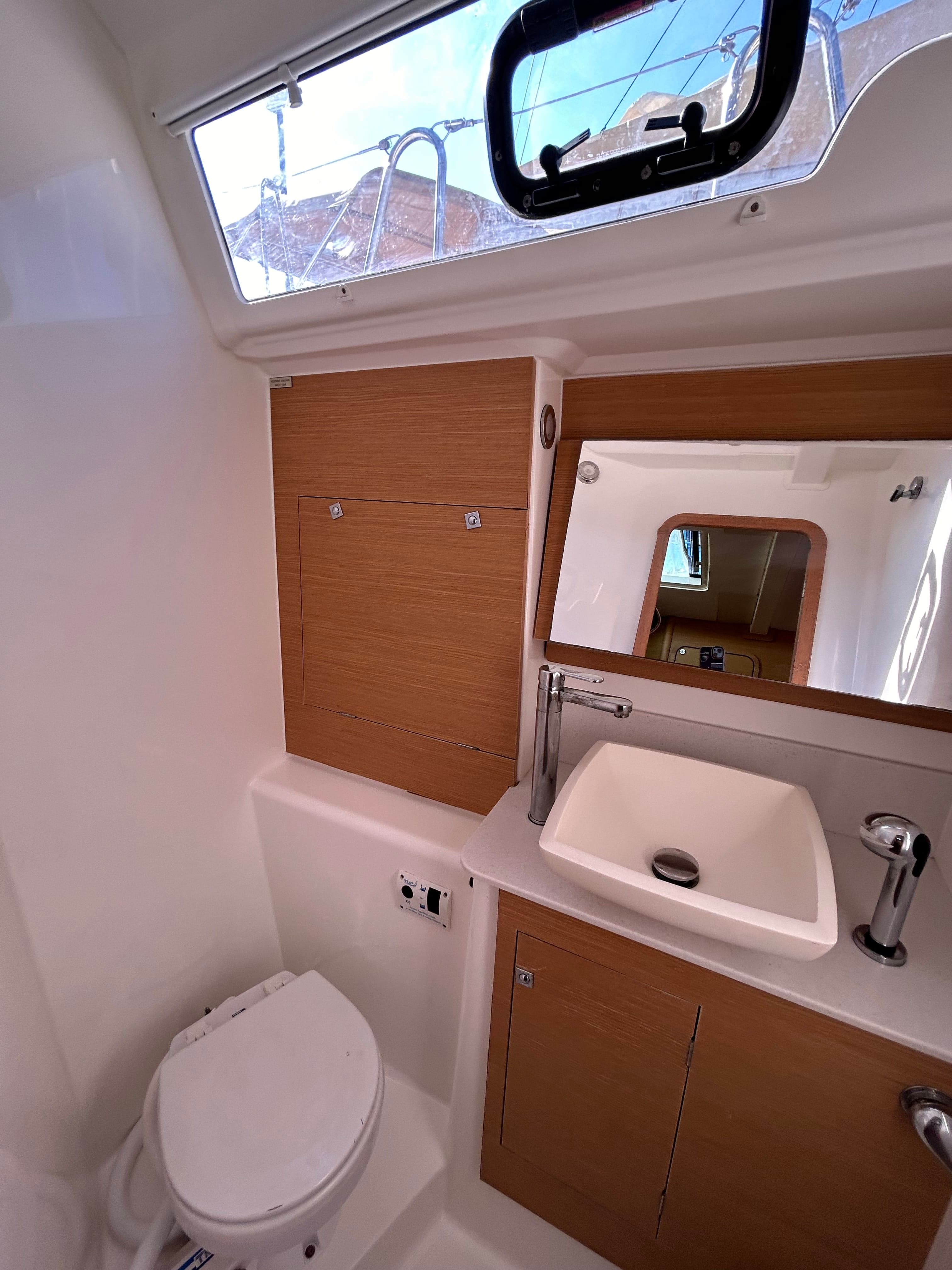 Dufour 460 Grand Large - photo 29