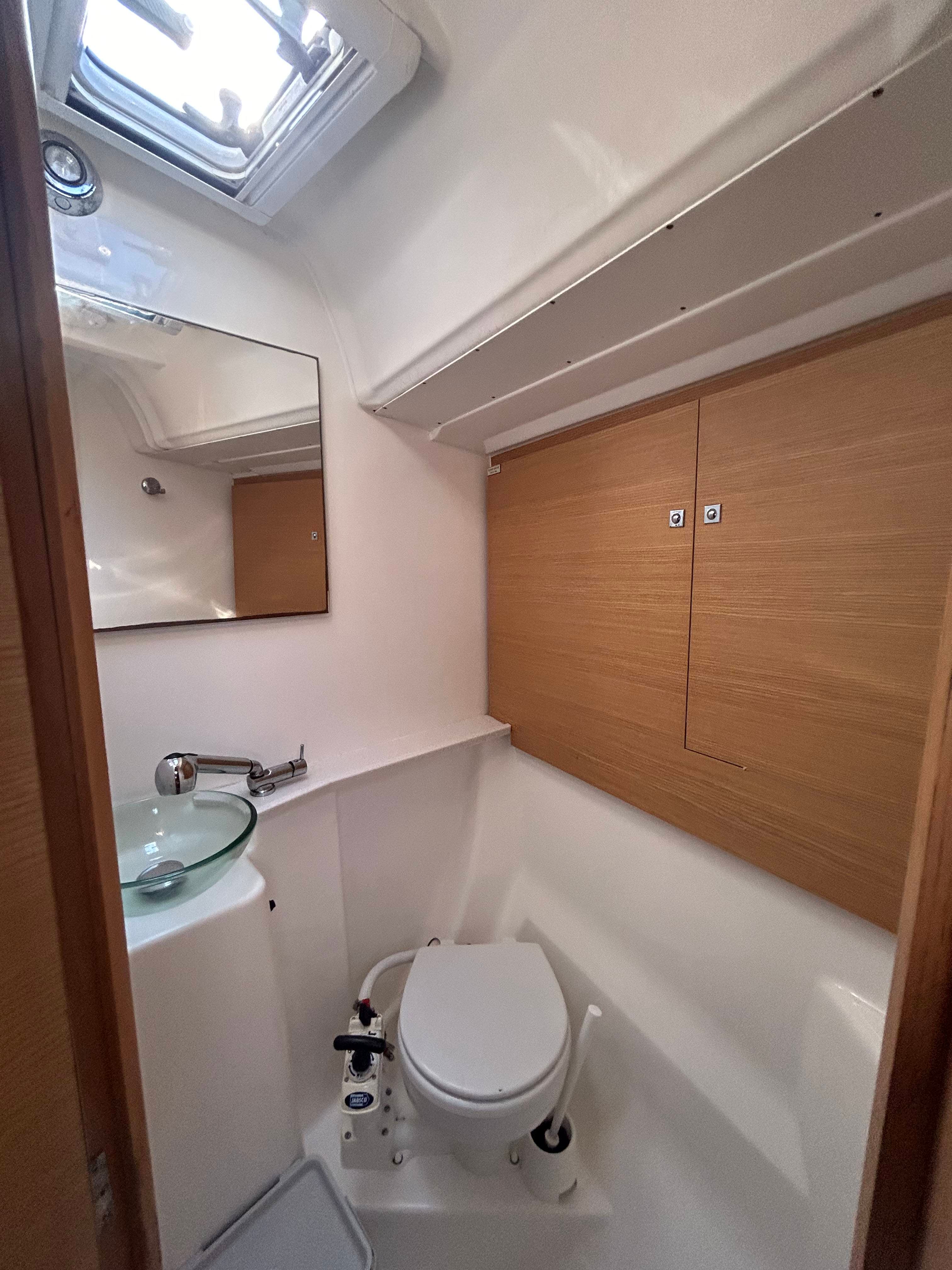 Dufour 460 Grand Large - photo 19