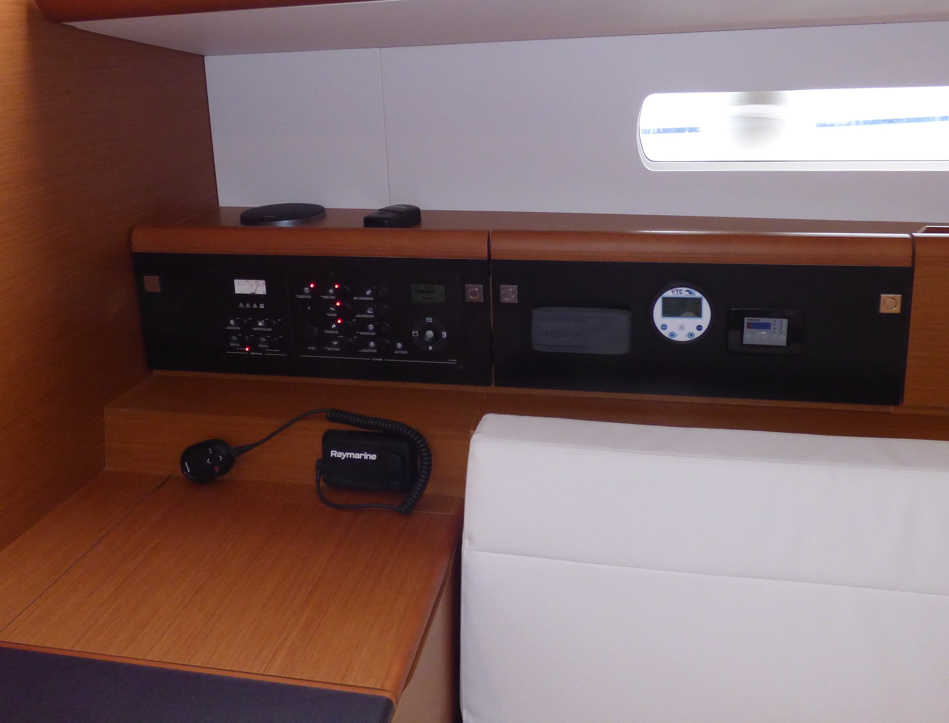 Sun Odyssey 519 - photo 5