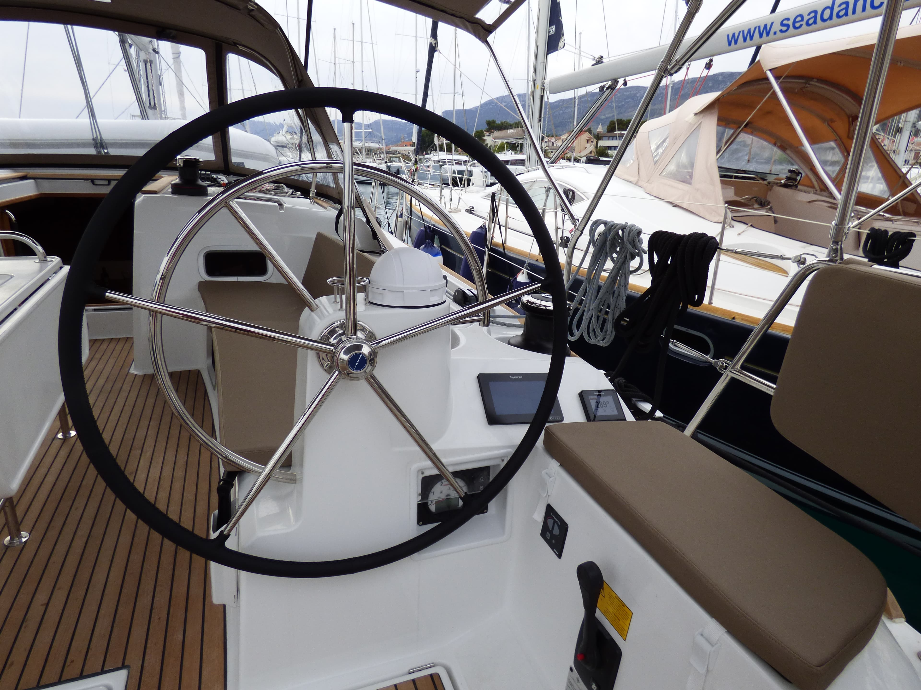 Sun Odyssey 519 - photo 23