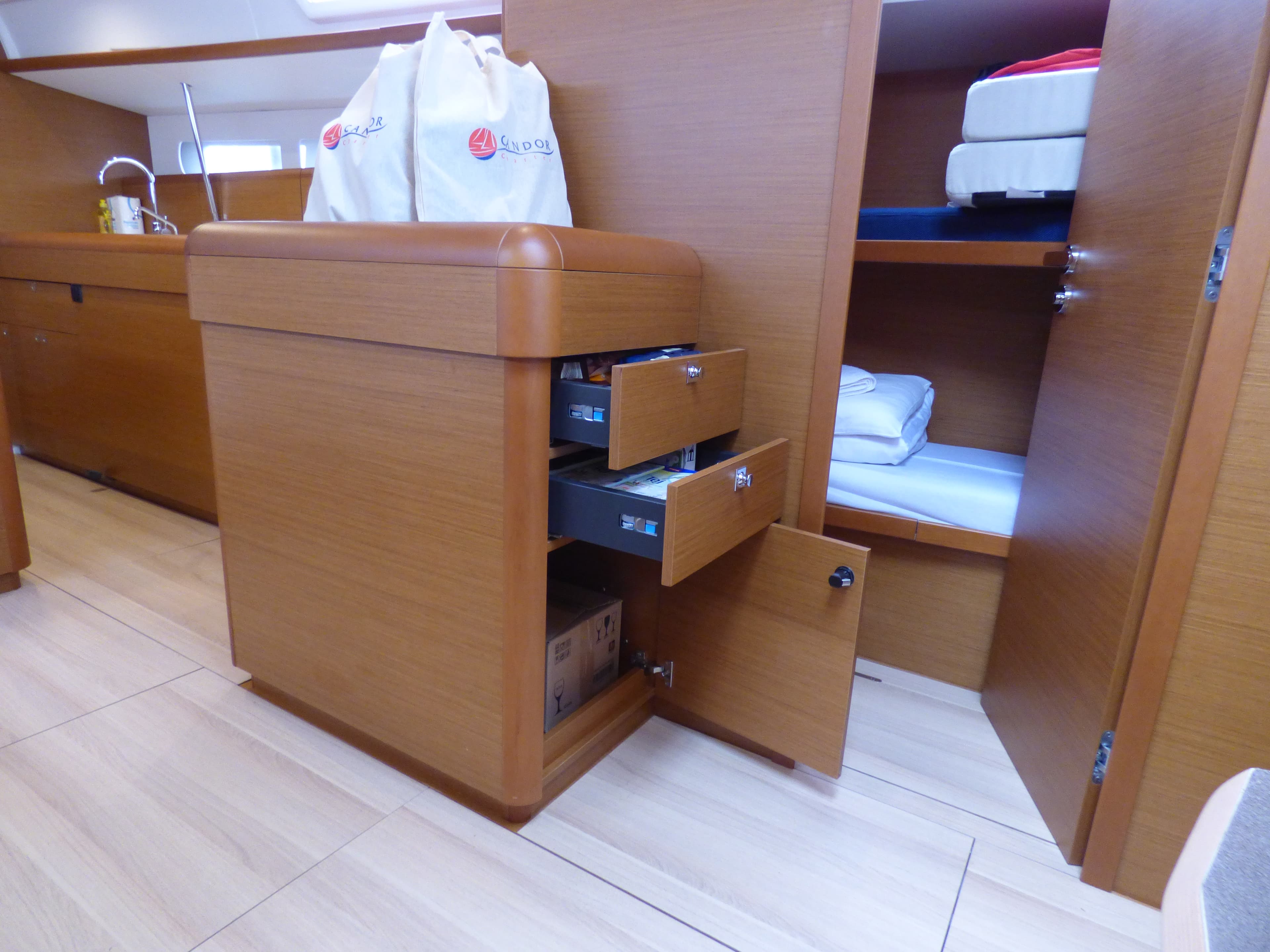 Sun Odyssey 519 - photo 11