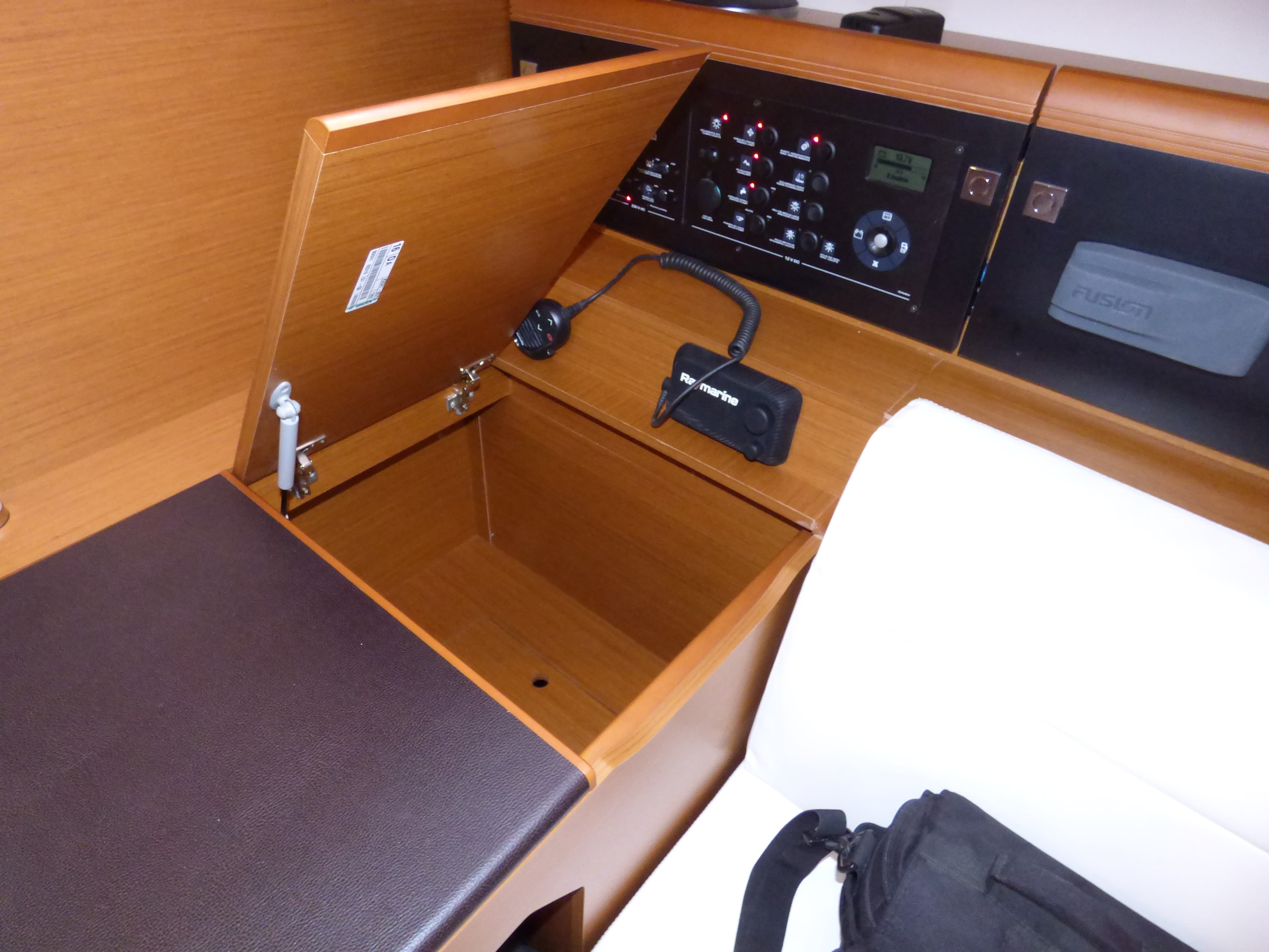 Sun Odyssey 519 - photo 15