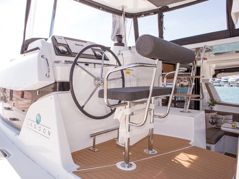 Lagoon 42 - photo 9