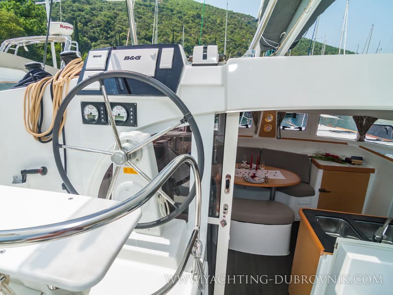 Lagoon 380 - photo 9