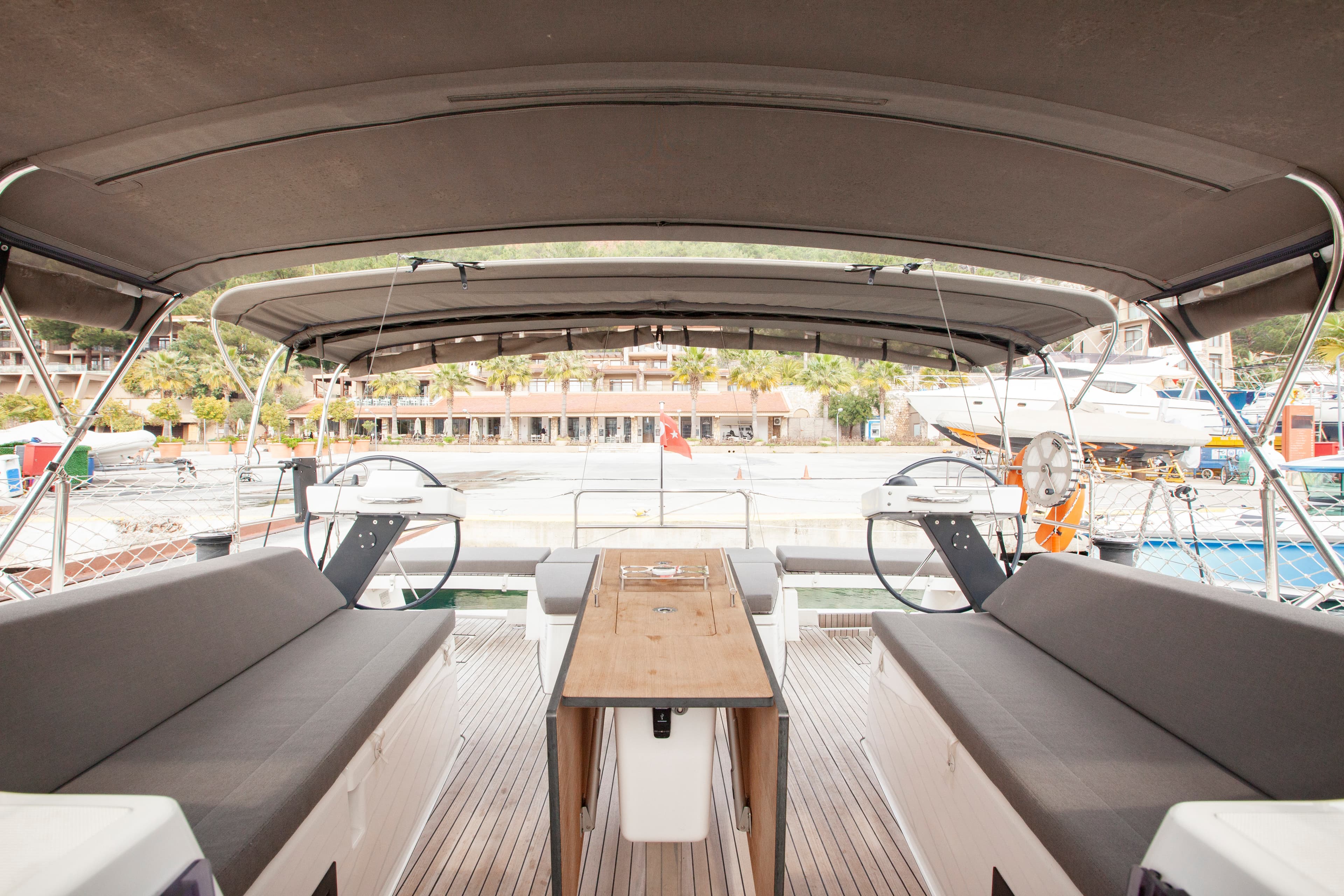 Dufour 470 - photo 7