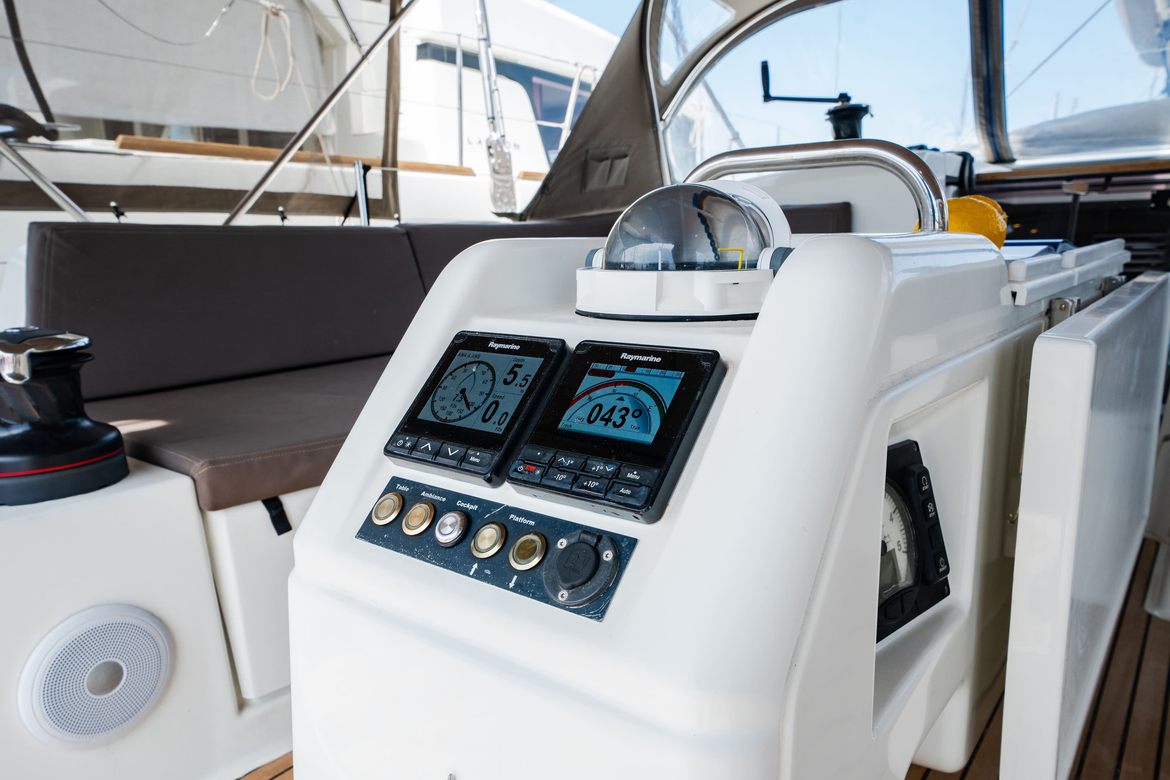 Sun Odyssey 490 - photo 4