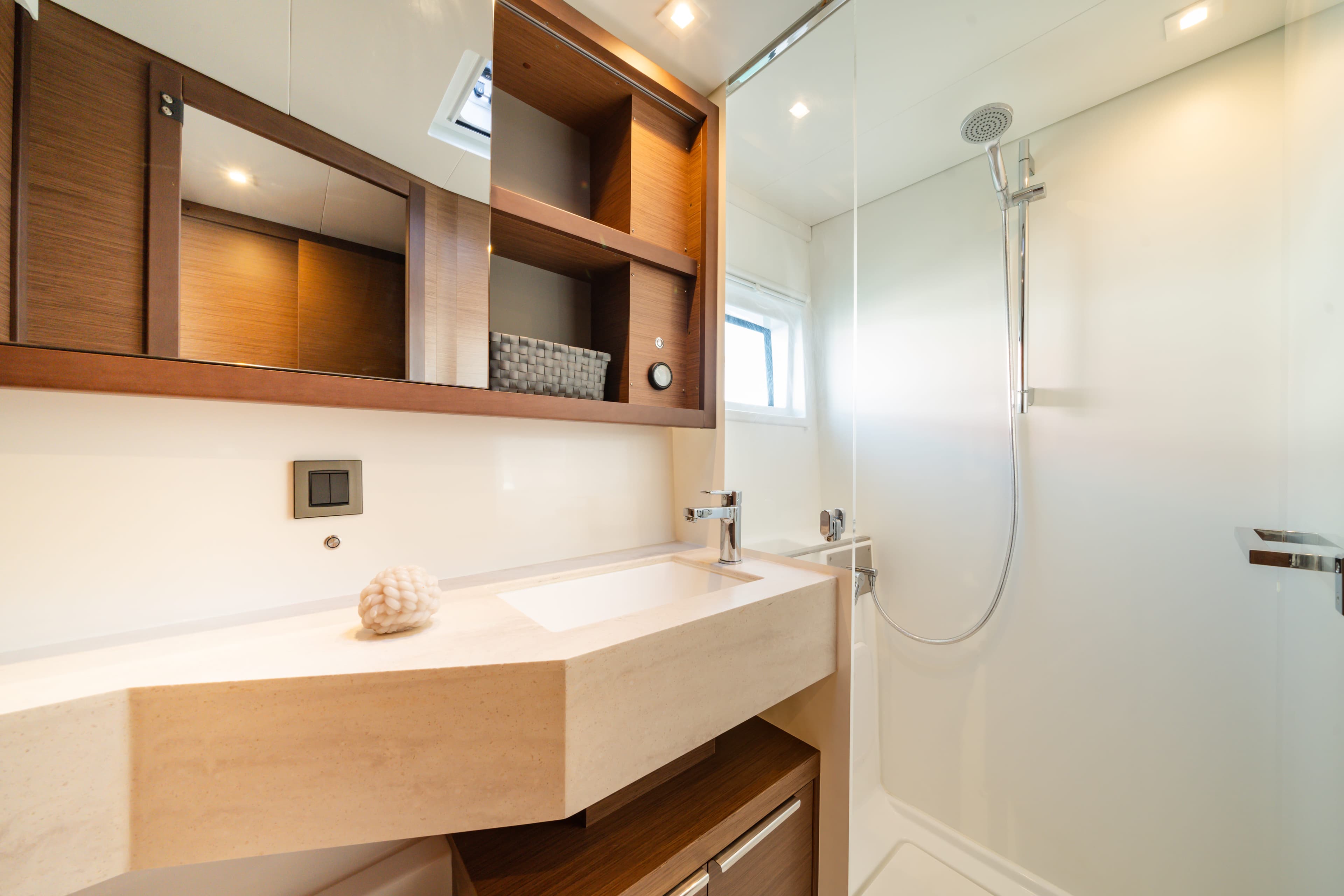 Lagoon 46  - photo 18