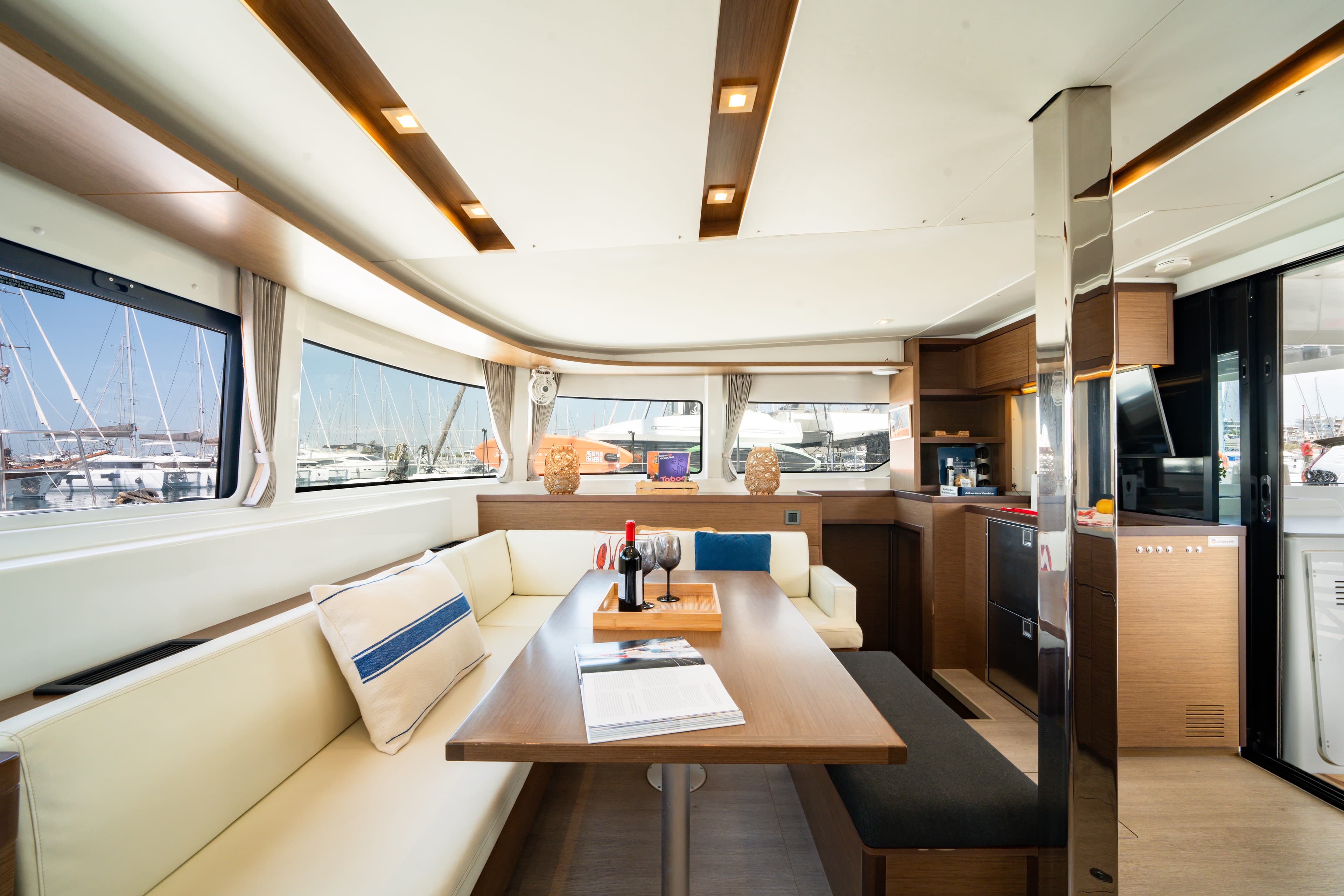 Lagoon 46  - photo 7