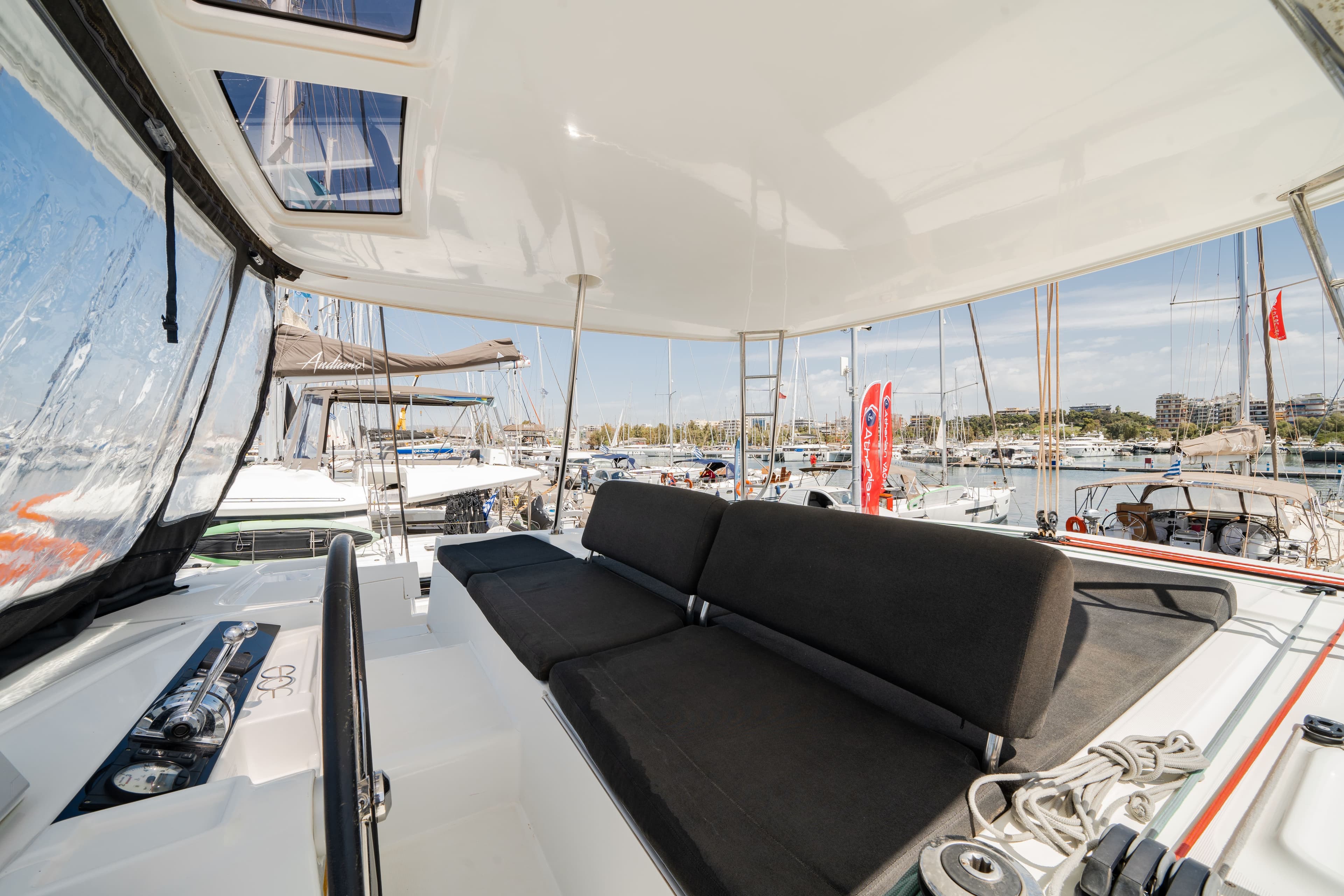 Lagoon 46  - photo 17