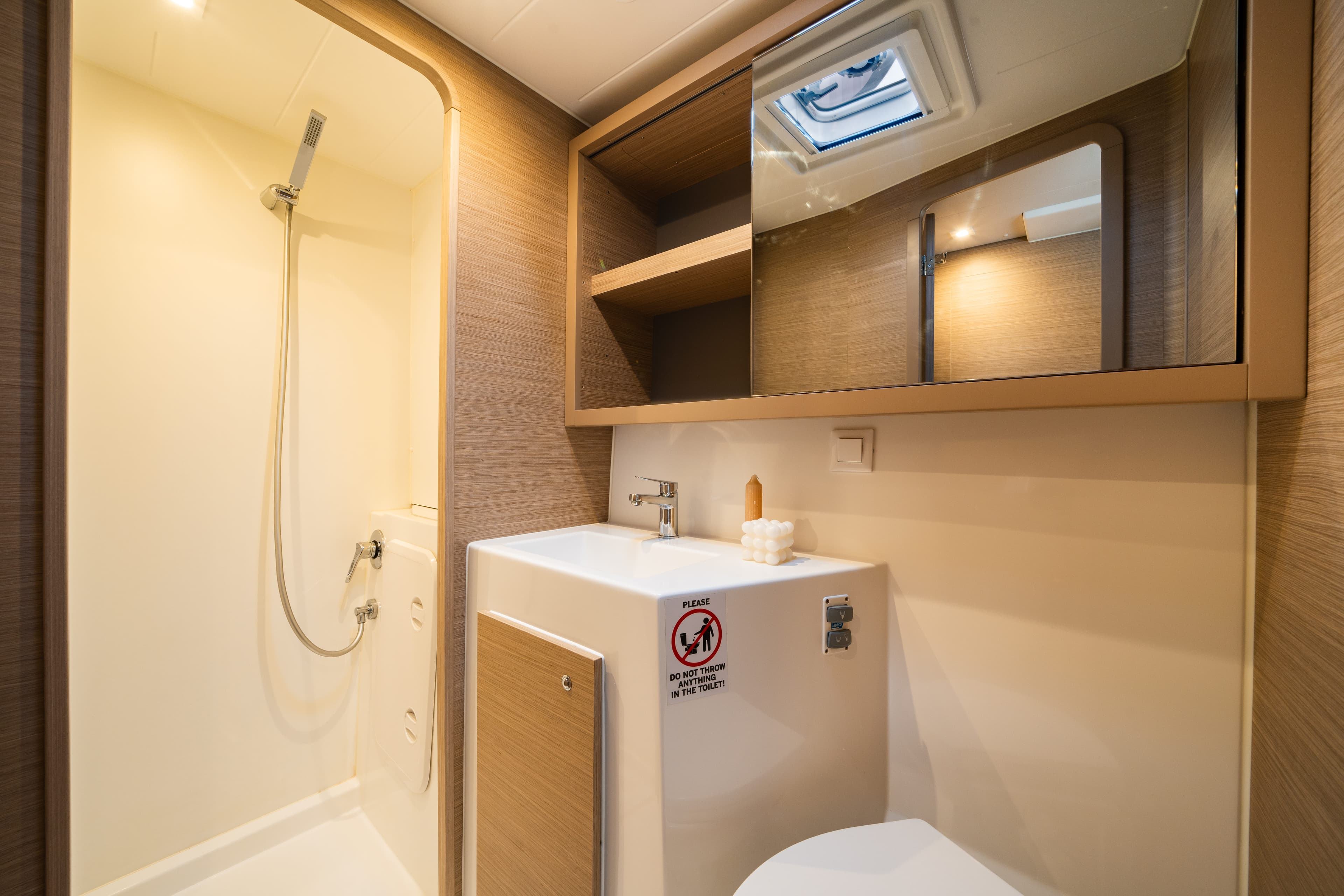 Lagoon 42 - photo 18