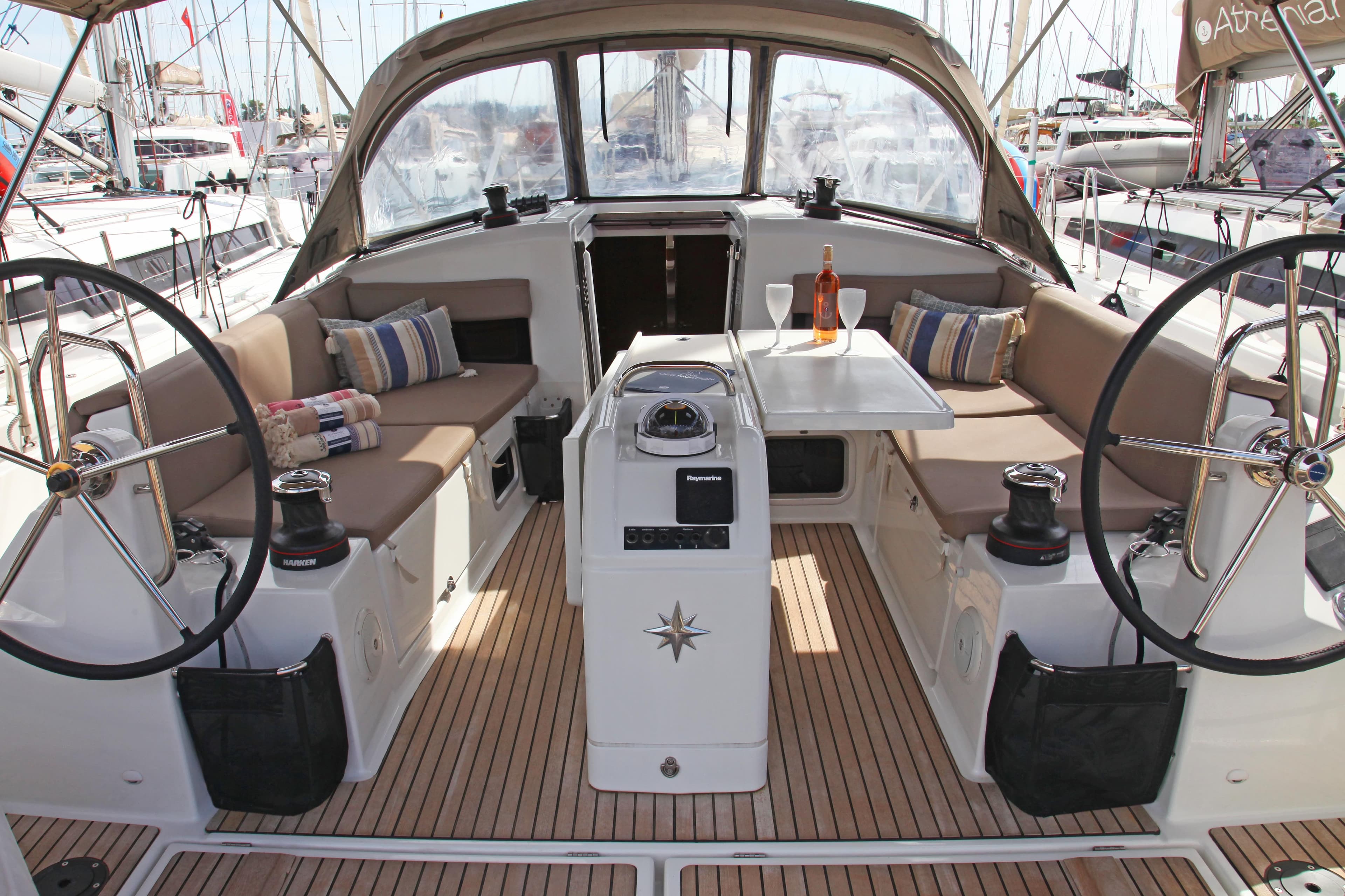 Sun Odyssey 440 - photo 6
