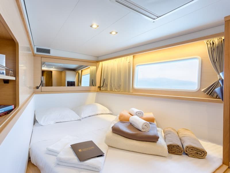 Lagoon 450 Fly - photo 14