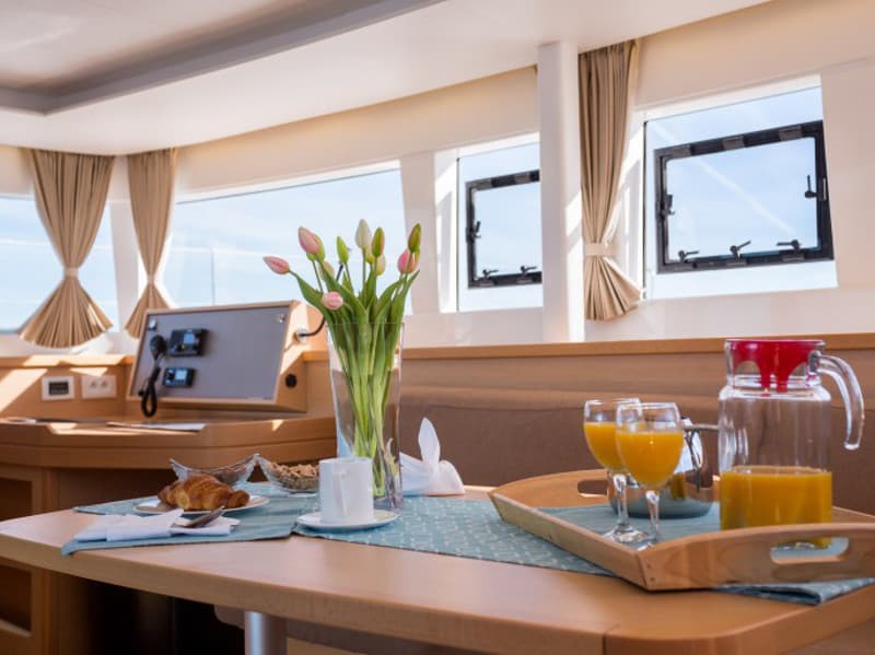 Lagoon 450 Fly - photo 8