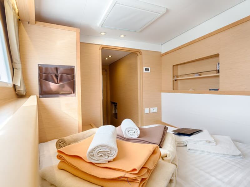 Lagoon 450 Fly - photo 10