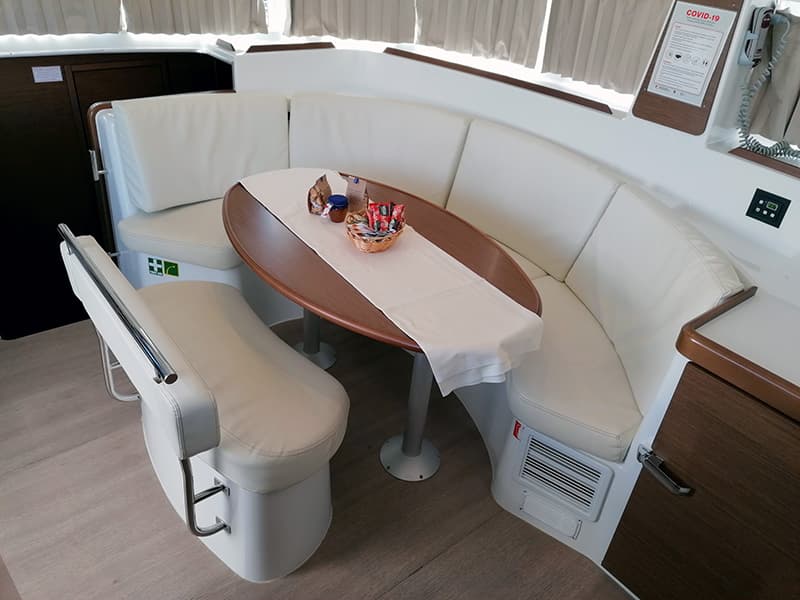 Lagoon 380 - photo 10