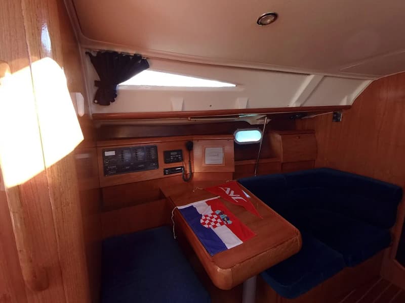 Sun Odyssey 40 - photo 6