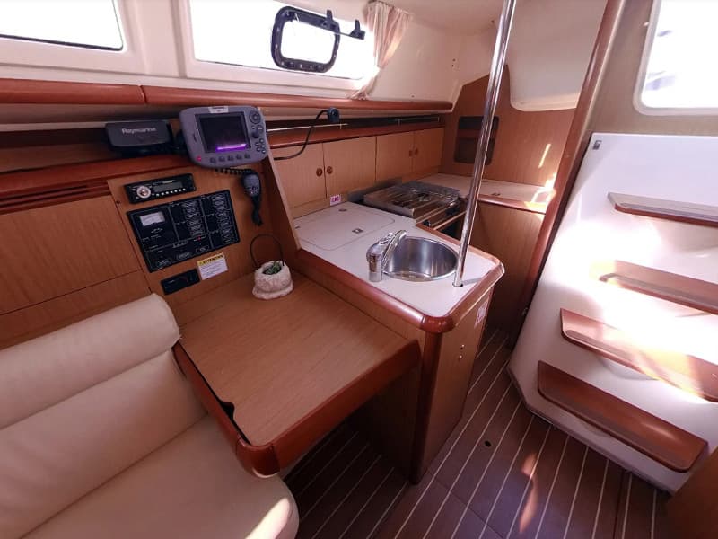 Sun Odyssey 32i - photo 9