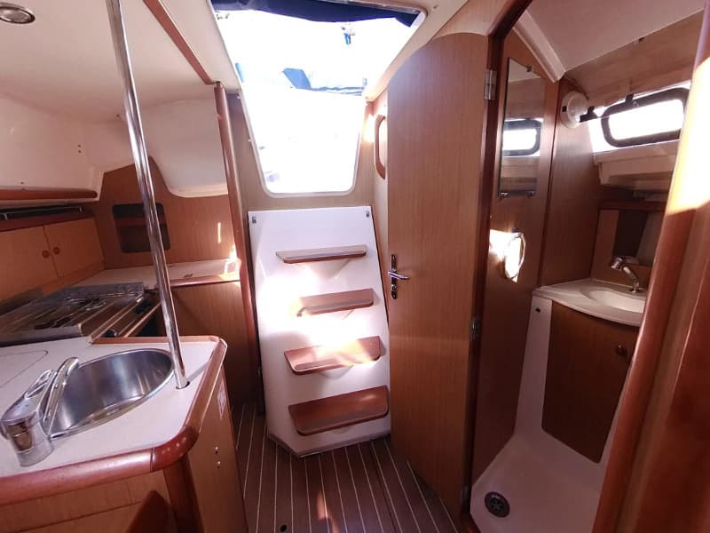 Sun Odyssey 32i - photo 8