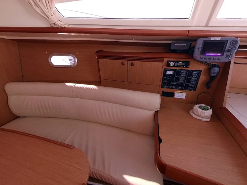 Sun Odyssey 32i - photo 10