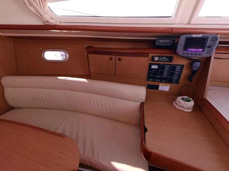 Sun Odyssey 32i - photo 5