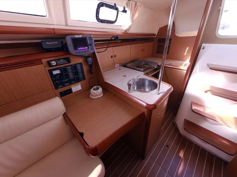 Sun Odyssey 32i - photo 7