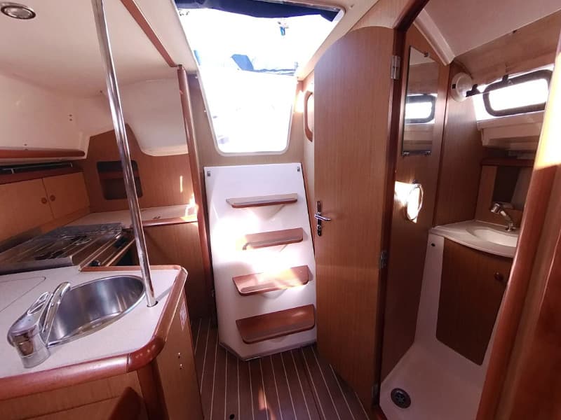 Sun Odyssey 32i - photo 8