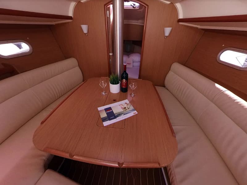 Sun Odyssey 32i - photo 4