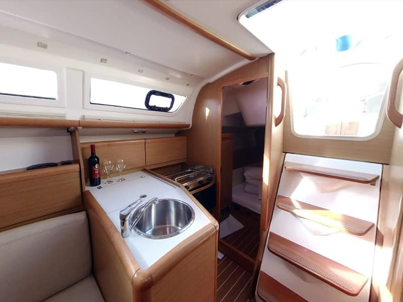 Sun Odyssey 30i - photo 9